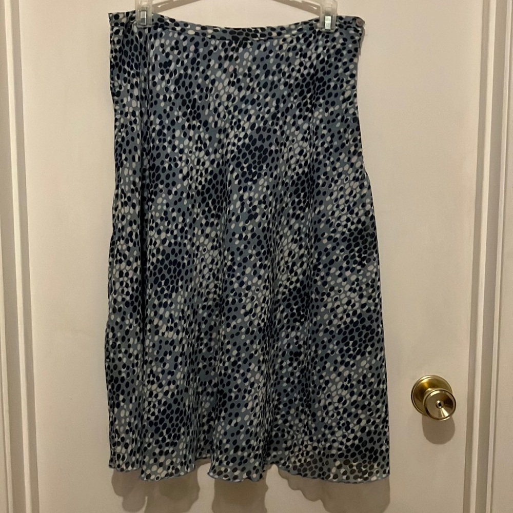 Flowy patterned blue midi skirt
